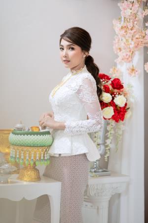 ชุดไทยเจ้าสาว ชุดไทยจักรพรรดิ์ เช่าที่แบมบี้ เวดดิ้ง ห้วยขวาง